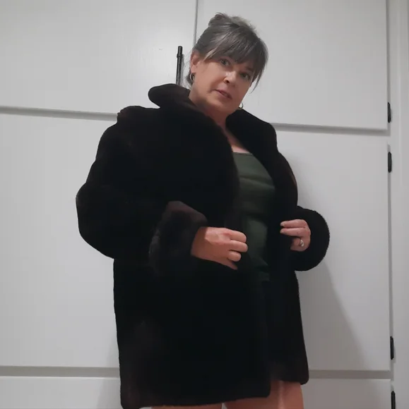 VTG Luxurious Brown Mouton Swing Coat - Picture 11 of 11